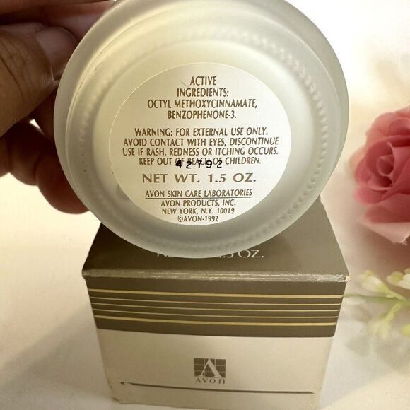 Vintage Avon Moisture Shield SPF 15 Cream 42g 1.5 OZ New In Box - Picture 3 of 4